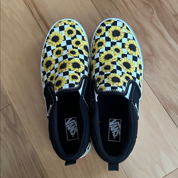 NWOT Vans Asher Women size 6 - Picture 2 of 4